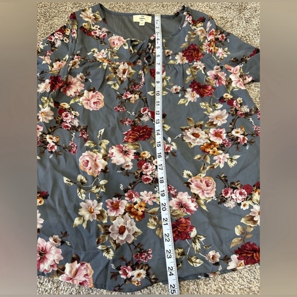 Entro floral womens size small gray roses ruffle accent boho peasant Blouse - Picture 7 of 8